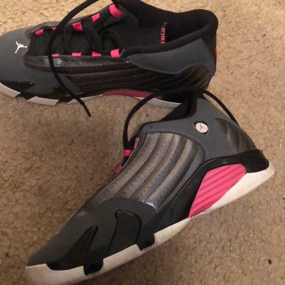 Barely worn Jordan sneakers - Picture 3 of 4